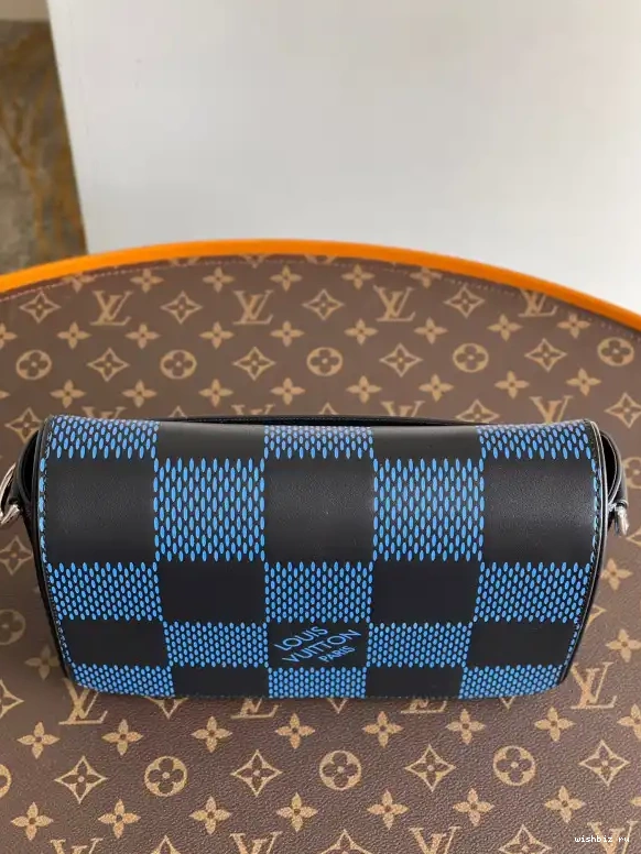 WIS LOUIS VUITTON MESSENGER STUDIO 0605